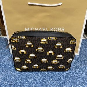 Michael kors cross body